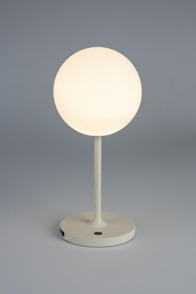 Uppladdningsbar lampa 'Hub' - Beige